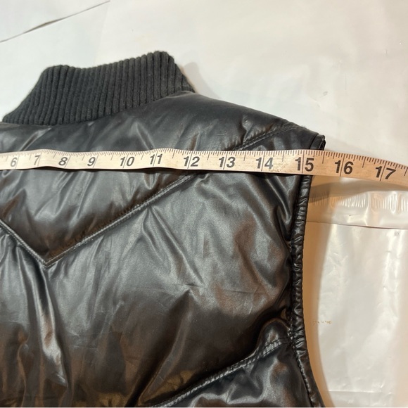Old Navy BLACK Puffer Vest Full Zip Pockets Sleeveless Jacket RIBBED BAND NECK M - Picture 13 of 15